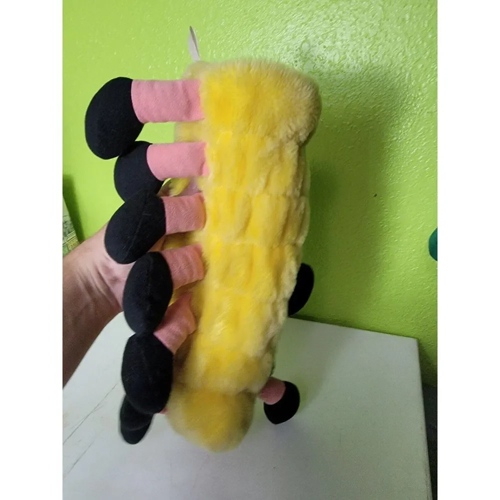 1970s ANIMAL EXPRESS YELLOW CATERPILLAR 14 LEGS 15